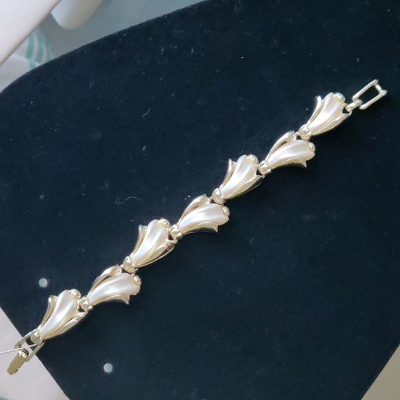 VTG pearlized lucite set #280 - Picture 9 of 12